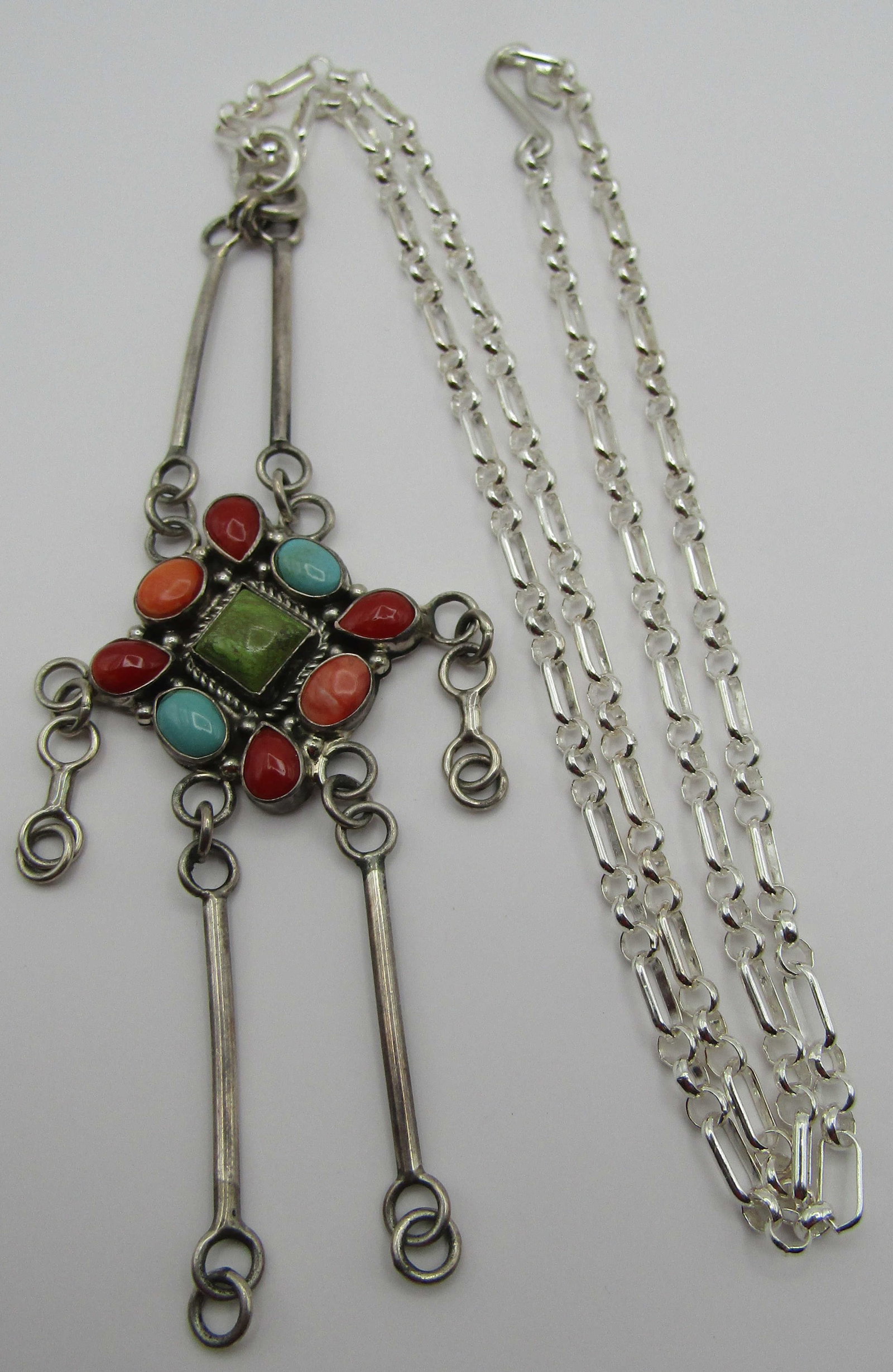 EDITH JAMES TURQUOISE CORAL NECKLACE STERLING SILV: ARTIST SIGNED "EDITH JAMES STERLING" SILVER VINTAGE ESTATE NATIVE AMERICAN SOUTHWEST NAVAJO INDIAN JEWELRY. LINK CHAIN MEASURE 22 INCHES LONG, PLUS A 4 3/4 INCH LONG PENDANT. WEIGHS 24.1 GRAMS. EXCELL