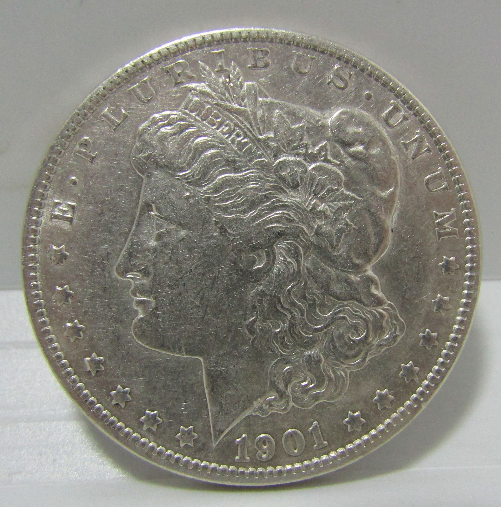 1901 O MORGAN US SILVER DOLLAR COIN (1 of 2)