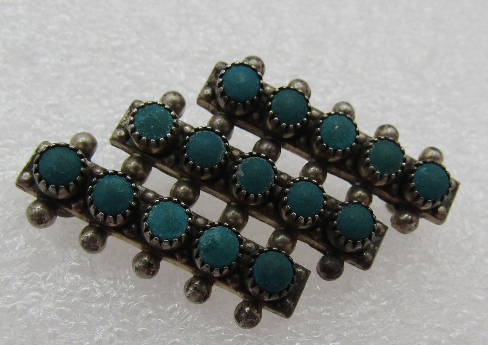 FRED HARVEY ERA TURQUOISE PIN STERLING SILVER: ZUNI SNAKE EYE OLD PAWN BROOCH. NATIVE AMERICAN SOUTHWEST NAVAJO INDIAN JEWELRY. 30MM BY 20MM. WEIGHS 6.3 GRAMS. EXCELLENT CONDITION VINTAGE ESTATE. USA SHIPPING $5. NO INTERNATIONAL SHIPPING.