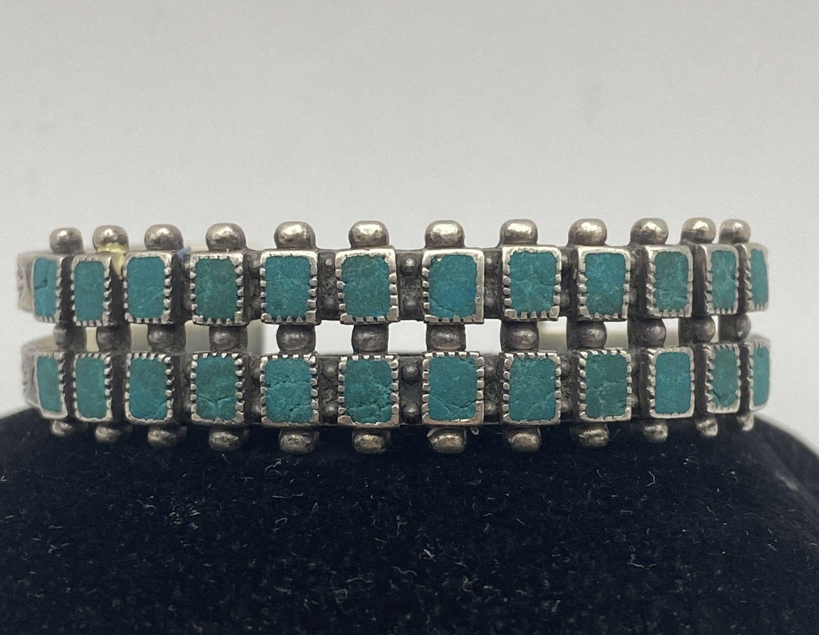 ZUNI STERLING TURQUOISE PETIT POINT BRACELET (1 of 4)