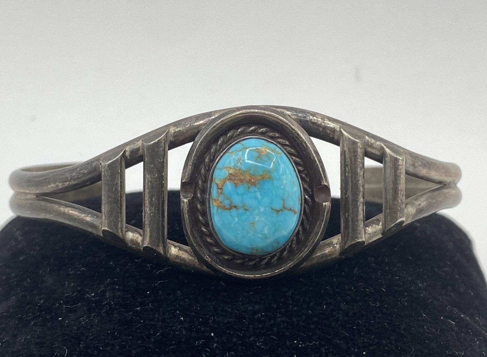 WATERWEB TURQUOISE STERLING NAVAJO BRACELET (1 of 4)