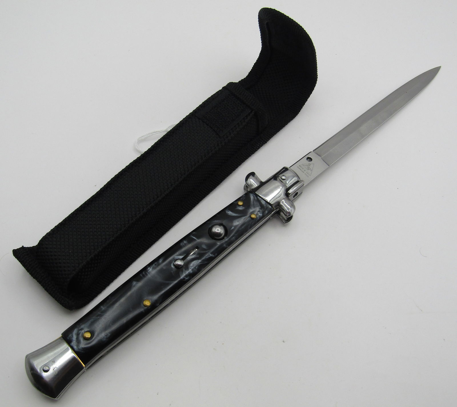 LARGE ITALY SWITCH BLADE KNIFE (1 of 2)