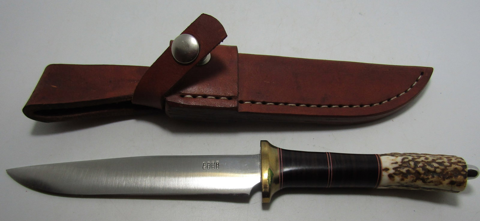 COBB VINTAGE STAG HUNTING KNIFE: COBB VINTAGE FIXED BLADE HUNTING KNIFE WITH LEATHER SHEATH, 5.5" BLADE, STACKED LEATHER & STAG HANDLE, 10.25" OVERALL. USA SHIPPING $5.