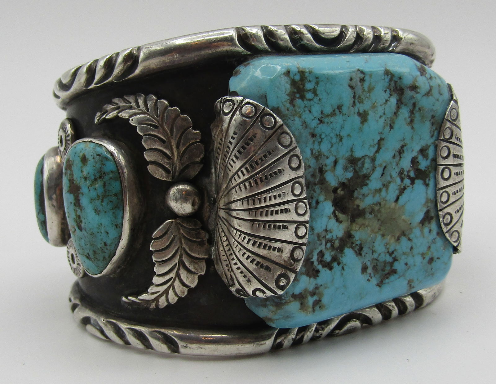 207GR "KY" TURQUOISE CUFF BRACELET STERLING SILVER (1 of 6)