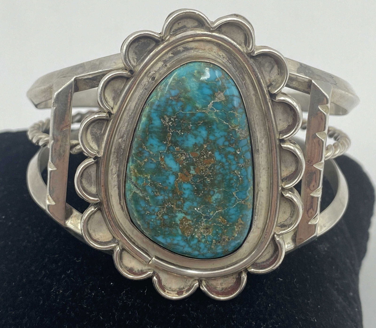 LARGE NAVAJO STERLING SPIDERWEB TURQUOISE BRACELET (1 of 6)