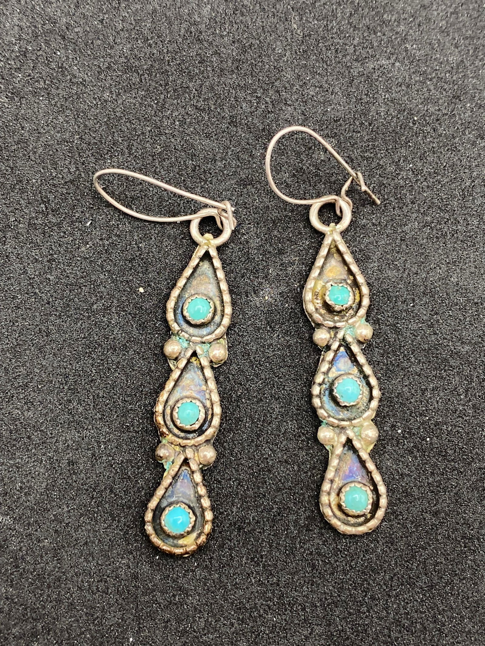 ZUNI SNAKE EYE VINTAGE STERLING TURQUOISE EARRINGS (1 of 4)