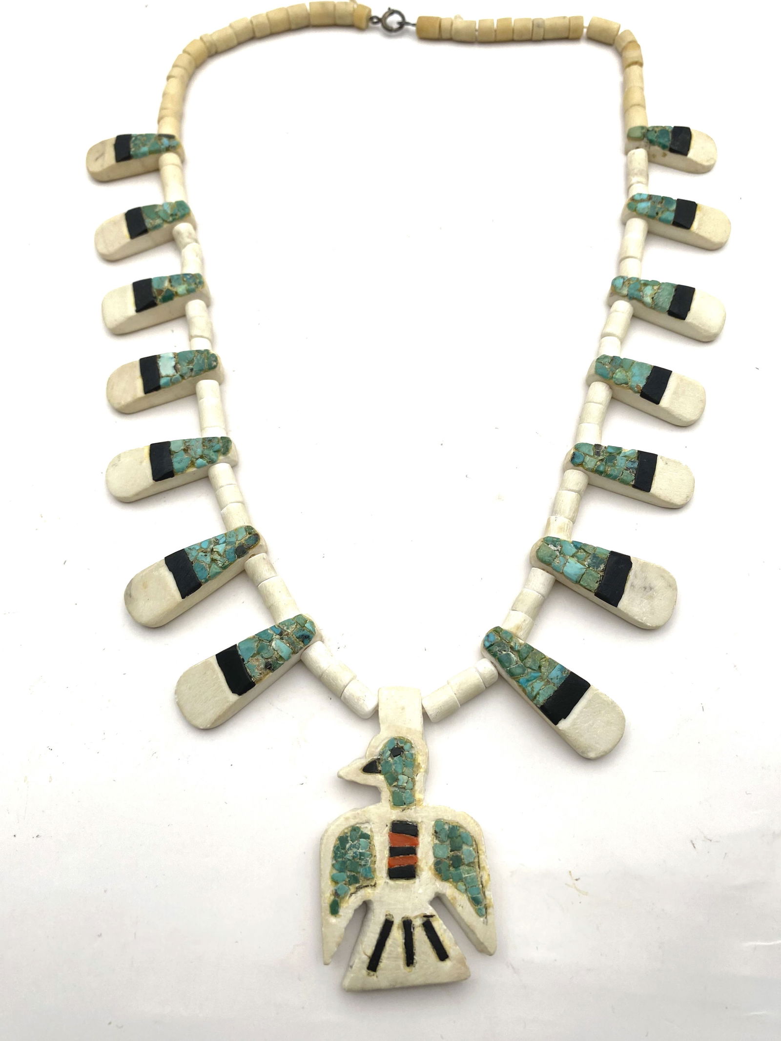 SANTO DOMINGO TURQUOISE STONE THUNDERBIRD NECKLACE (1 of 4)
