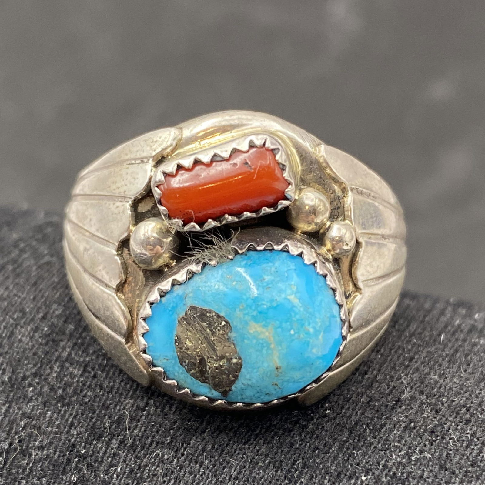 SIZE 13 STERLING NAVAJO TURQUOISE RED CORAL RING (1 of 3)