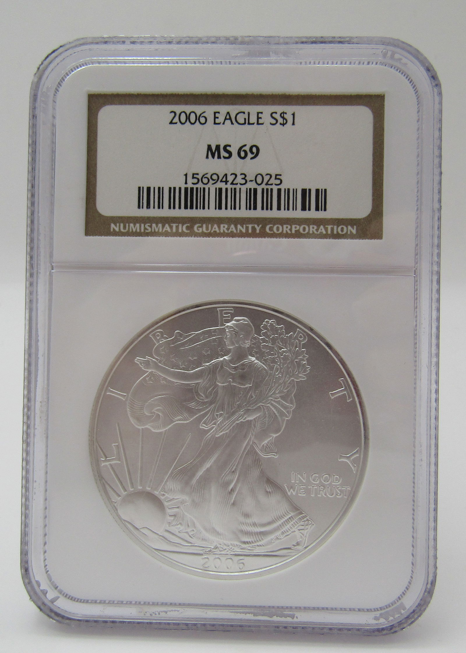 2006 CERTIFIED US $1 NGC MS 69 SILVER EAGLE COIN (1 of 2)