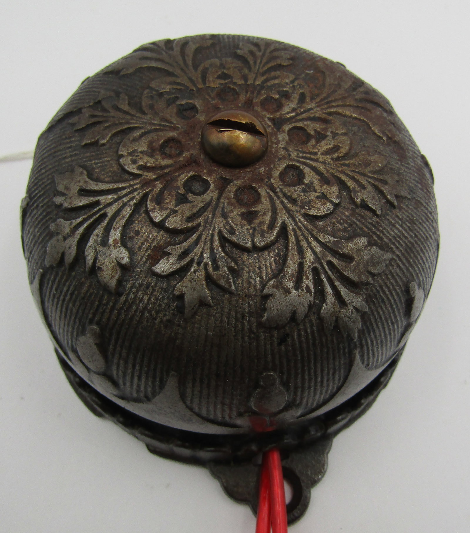 ANTIQUE CAST IRON PULL DOOR BELL (1 of 6)