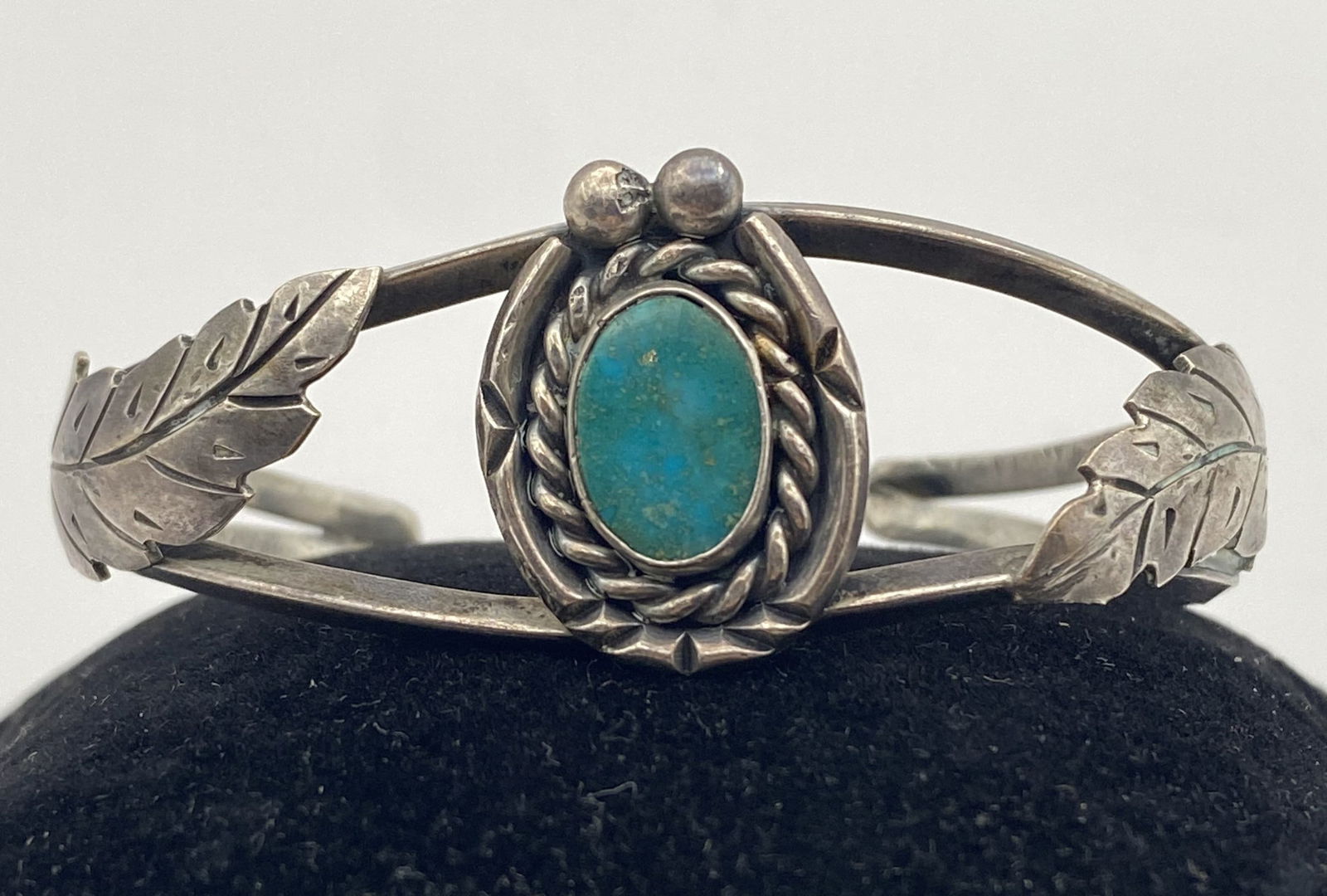 STERLING TURQUOISE NAVAJO LEAF BRACELET (1 of 2)