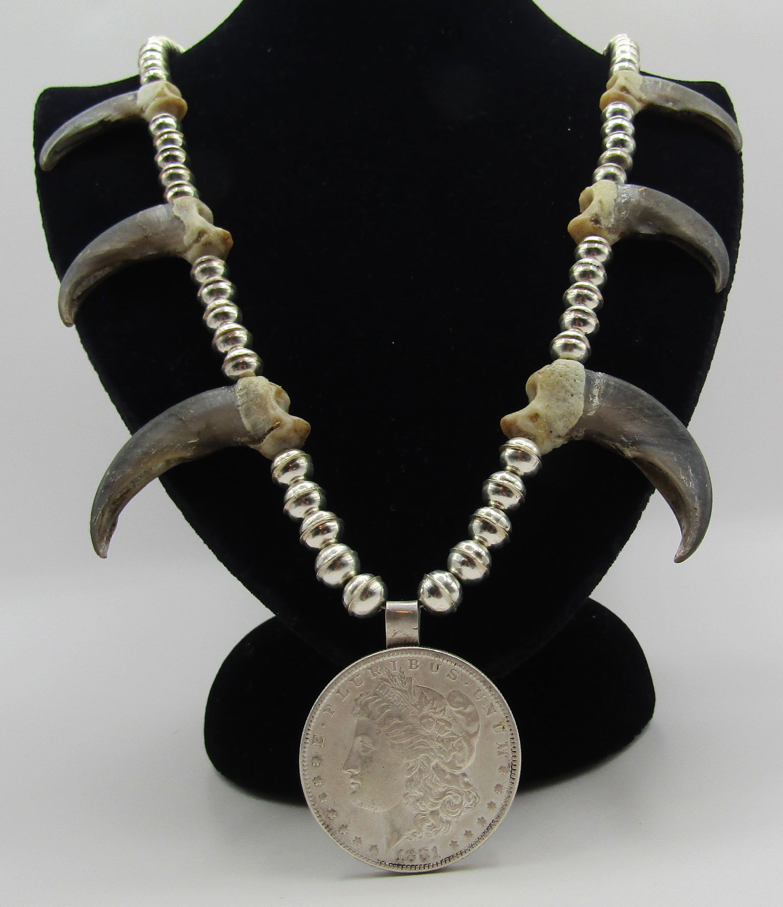 6 BEAR CLAW & 1881 SILVER DOLLAR NECKLACE STERLING (1 of 5)