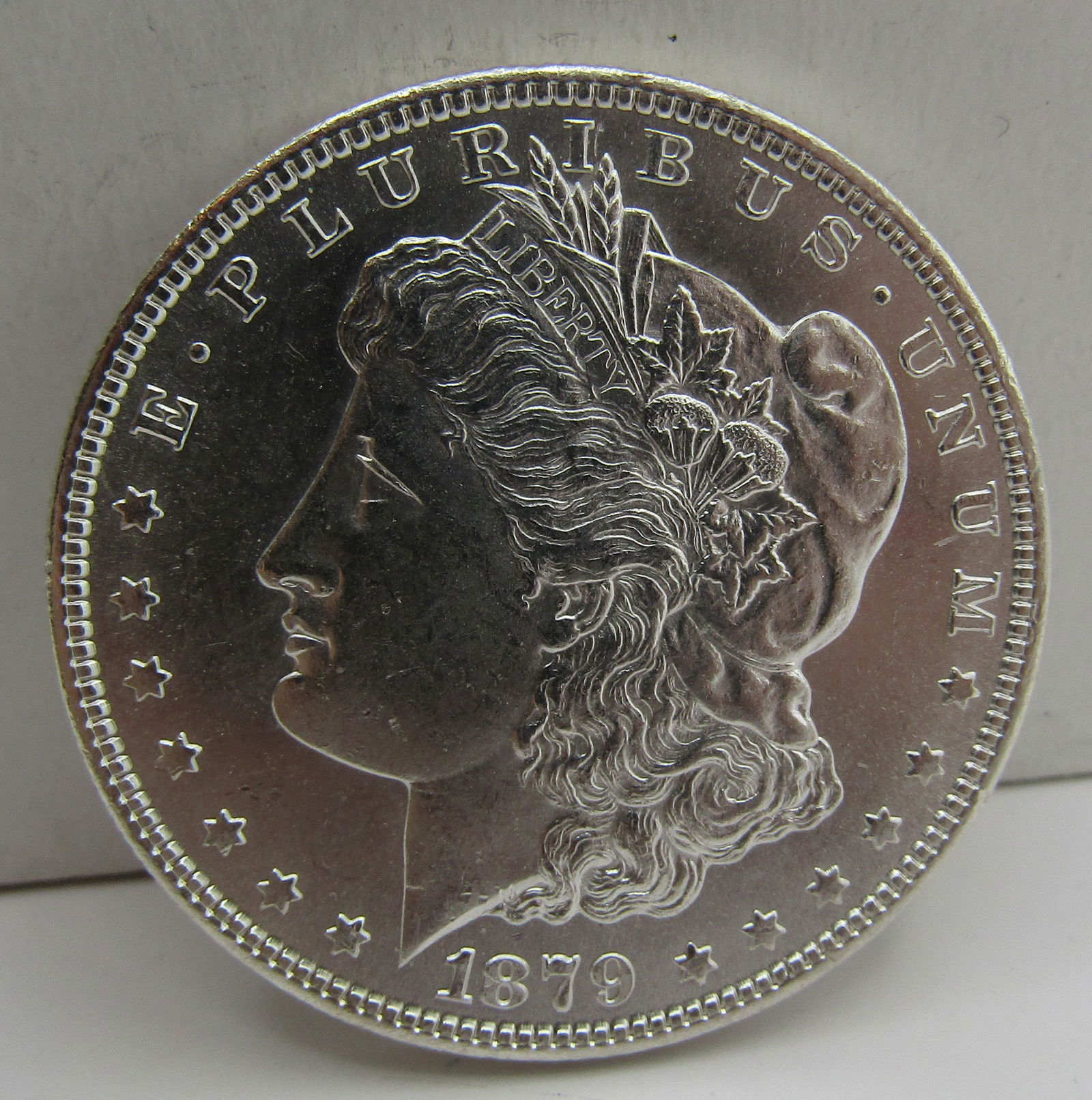 1879 S MINT MORGAN US SILVER DOLLAR UNC COIN (1 of 2)