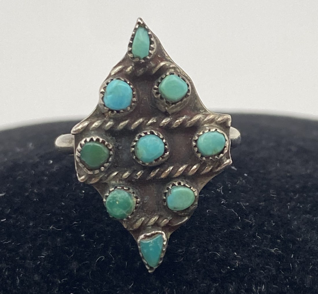 OLD PAWN ZUNI STERLING PETIT POINT TURQUOISE RING (1 of 3)