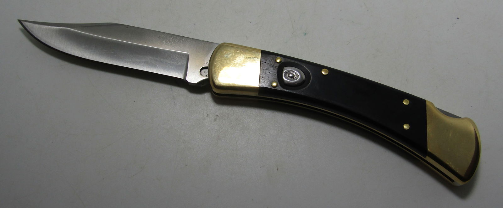 PUSH BUTTON SWITCHBLADE KNIFE (1 of 2)