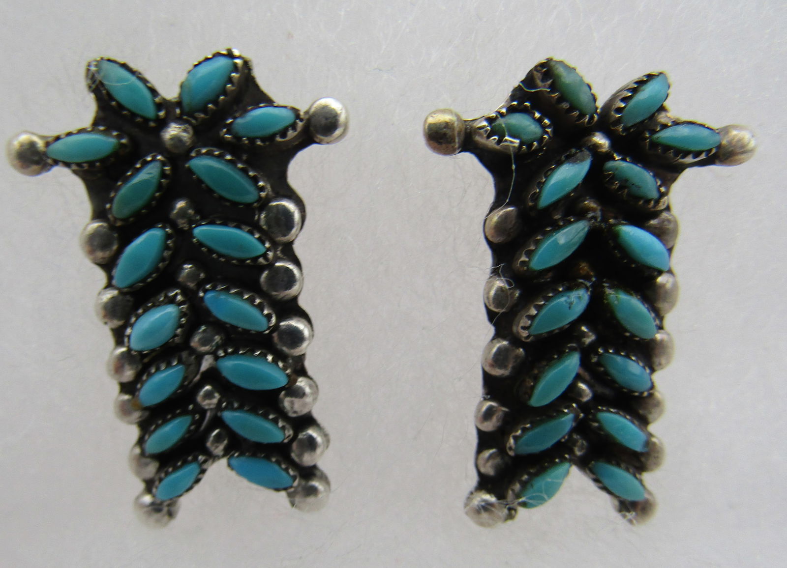 ZUNI PETITPOINT TURQUOISE EARRINGS STERLING SILVER (1 of 4)