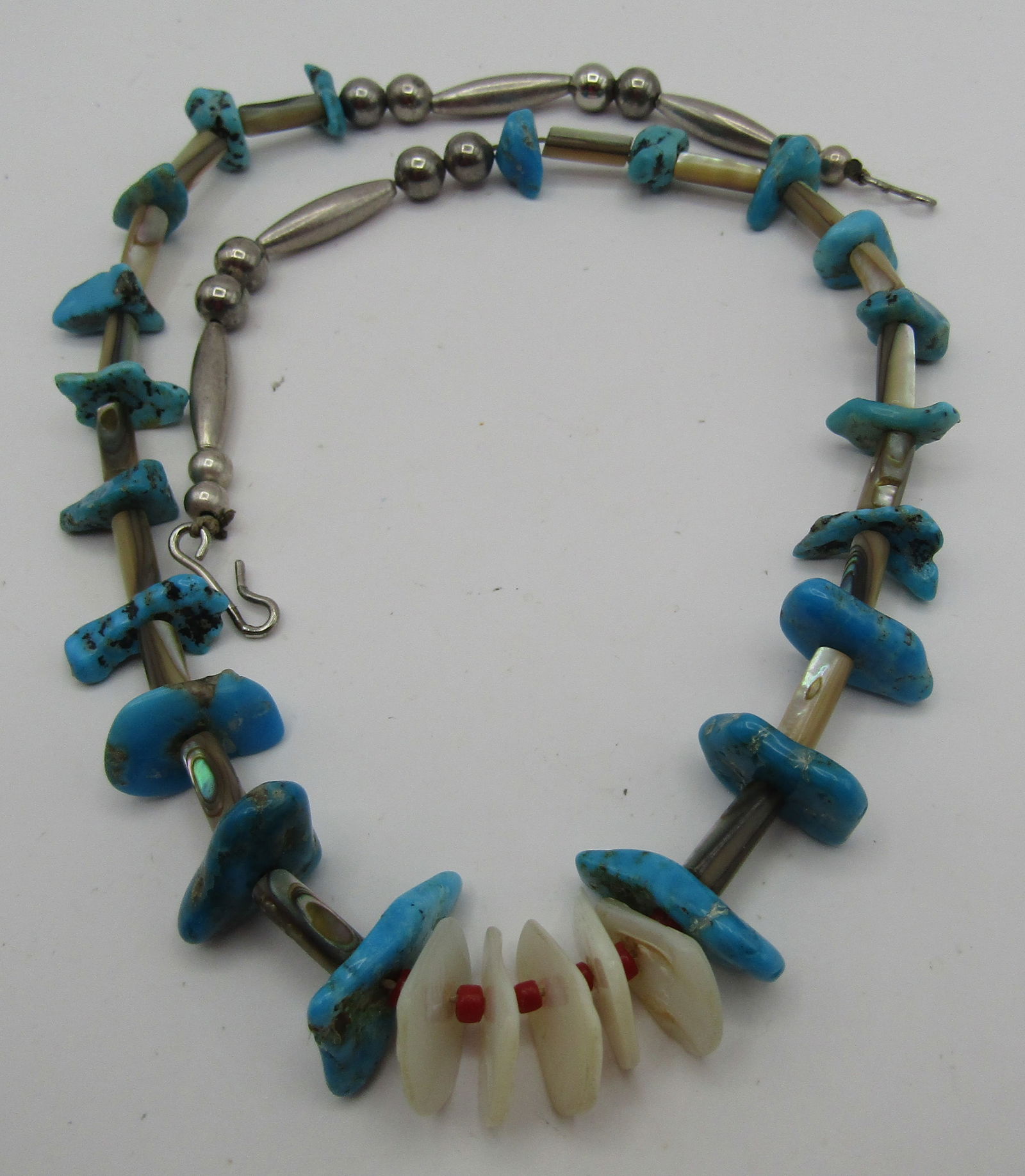 TURQUOISE STERLING SILVER BEAD NECKLACE MOP ABALON: VINTAGE ESTATE NATIVE AMERICAN SOUTHWEST NAVAJO INDIAN JEWELRY. MEASURE 19 INCHES LONG. WEIGHS 30.6 GRAMS. EXCELLENT USED CONDITION. USA SHIPPING $5.