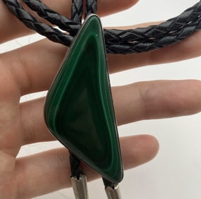 HAYES STERLING MALACHITE NAVAJO BOLO TIE
