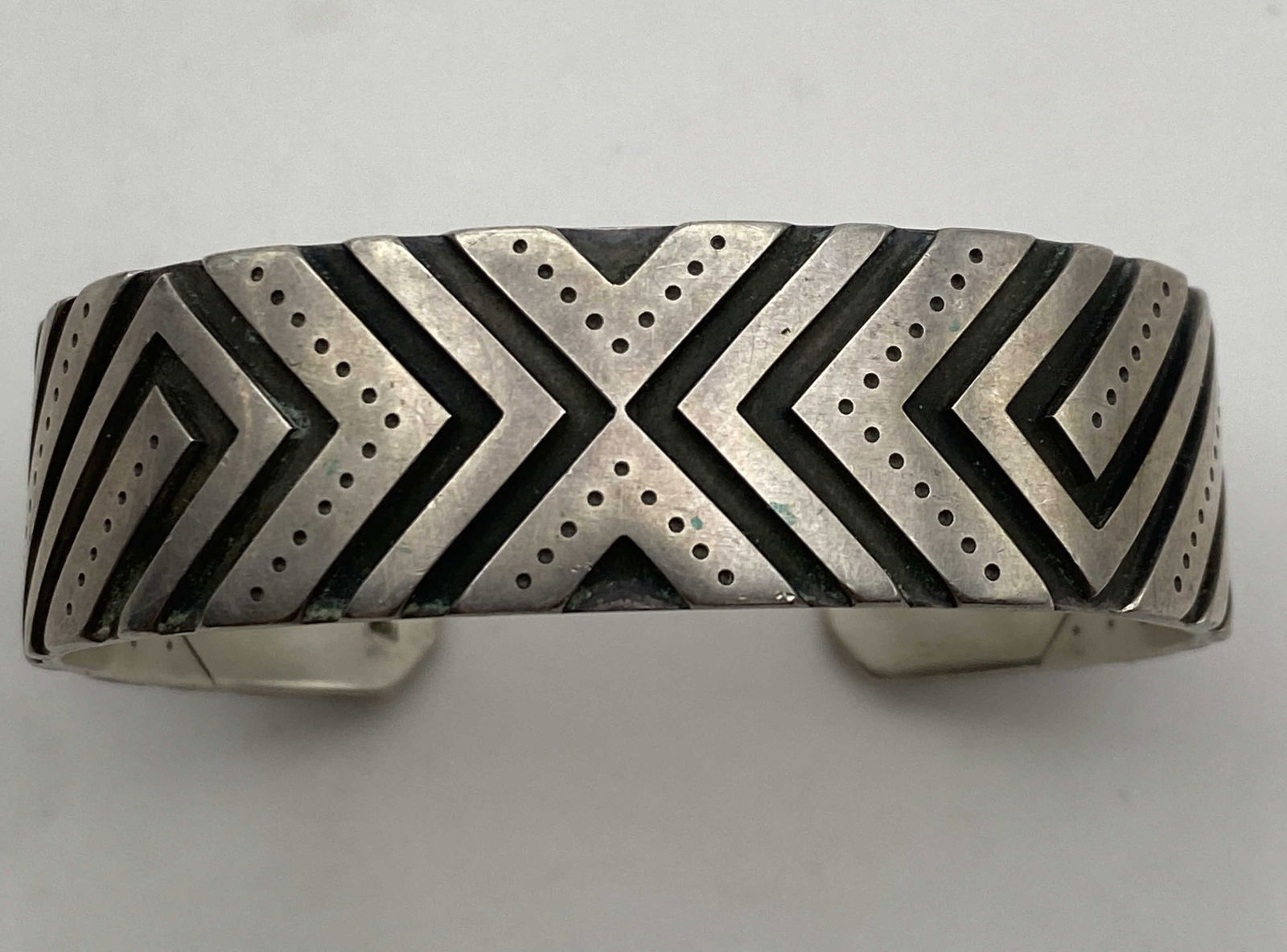 ROLAND BRADY STERLING NAVAJO BRACELET (1 of 4)