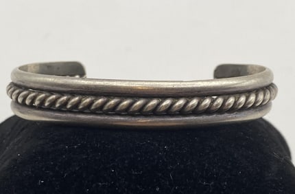 31g NATIVE AMERICAN STERLING COIL SPRING BRACELET