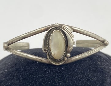 FANNIE PLATERO NAVAJO STERLING SHELL BRACELET