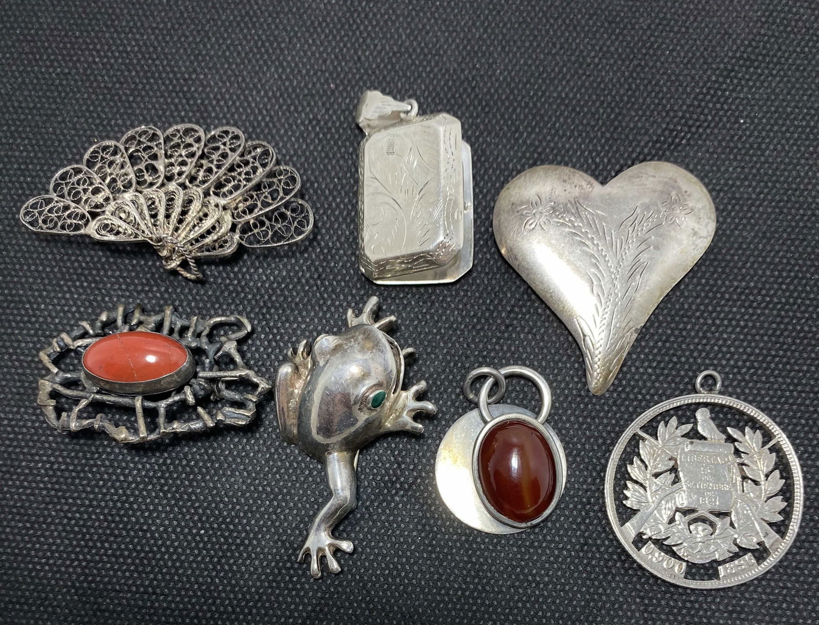 79 GRAM ALL STERLING 7 PIN PENDANT LOT FROG JASPER (1 of 3)