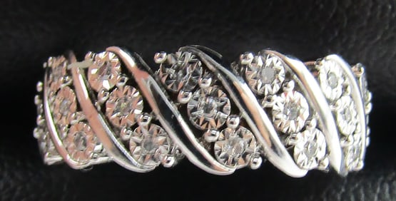 21 GENUINE DIAMOND BAND RING STERLING SILVER SIZ 5