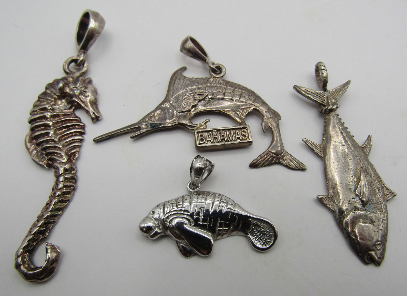 4 SEALIFE CHARMS STERLING SILVER FISH PENDANTS (1 of 2)