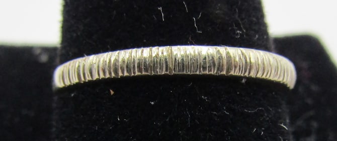 GENUINE 14K WHITE GOLD WEDDING BAND RING SIZE 7