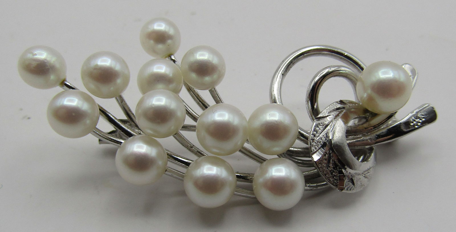 MIKIMOTO STYLE 12 PEARL PIN STERLING SILVER BROOCH (1 of 3)