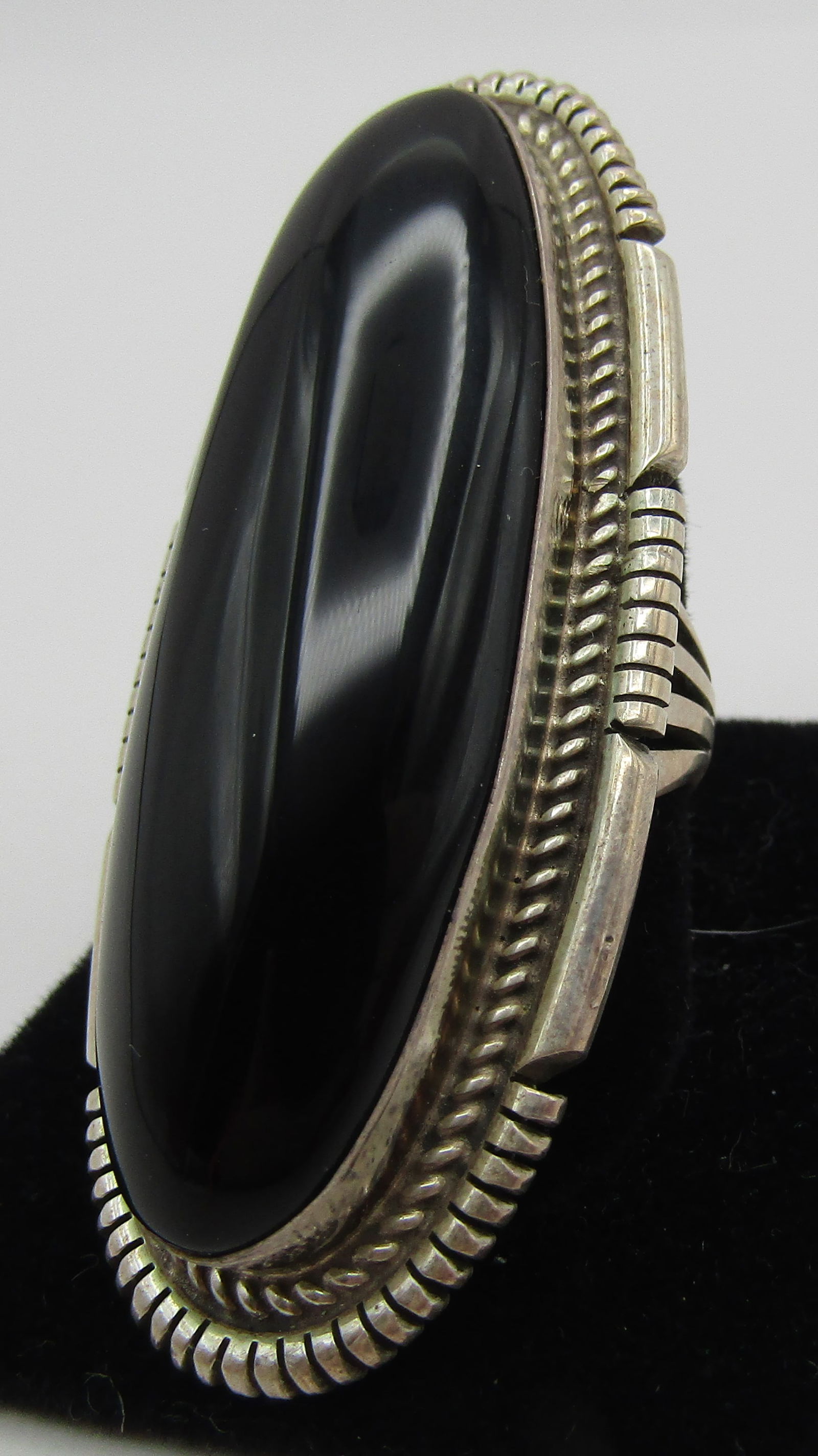 HUGE "ES" ONYX RING STERLING SILVER SIZE 7 (1 of 5)