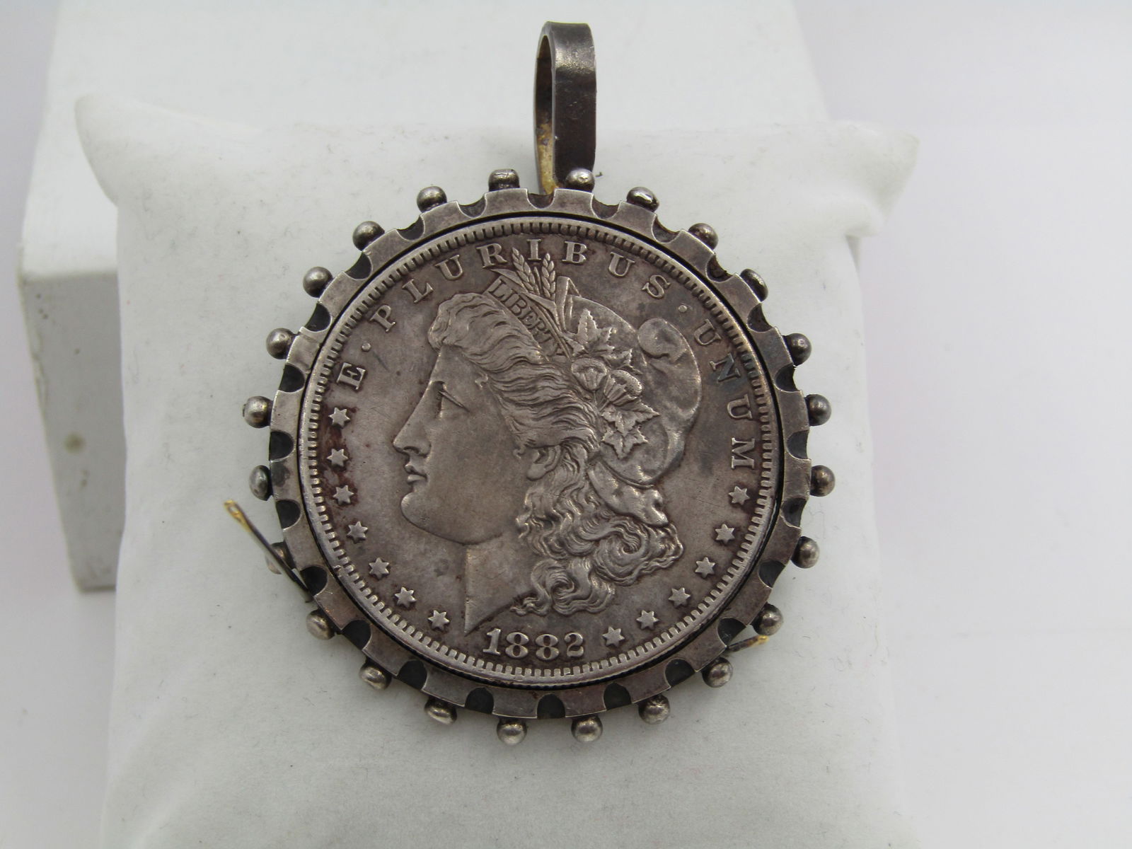 ANTIQUE 1882 O NEW ORLEANS MORGAN SILVER DOLLAR PENDANT (1 of 3)