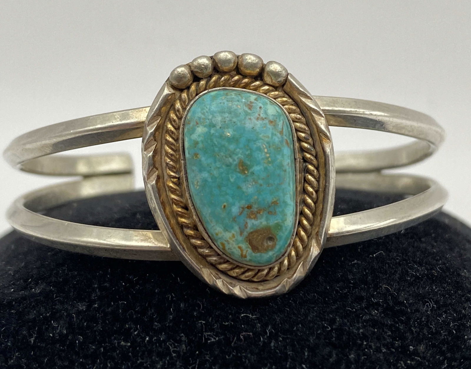 STERLING TURQUOISE NATIVE AMERICAN BRACELET (1 of 4)