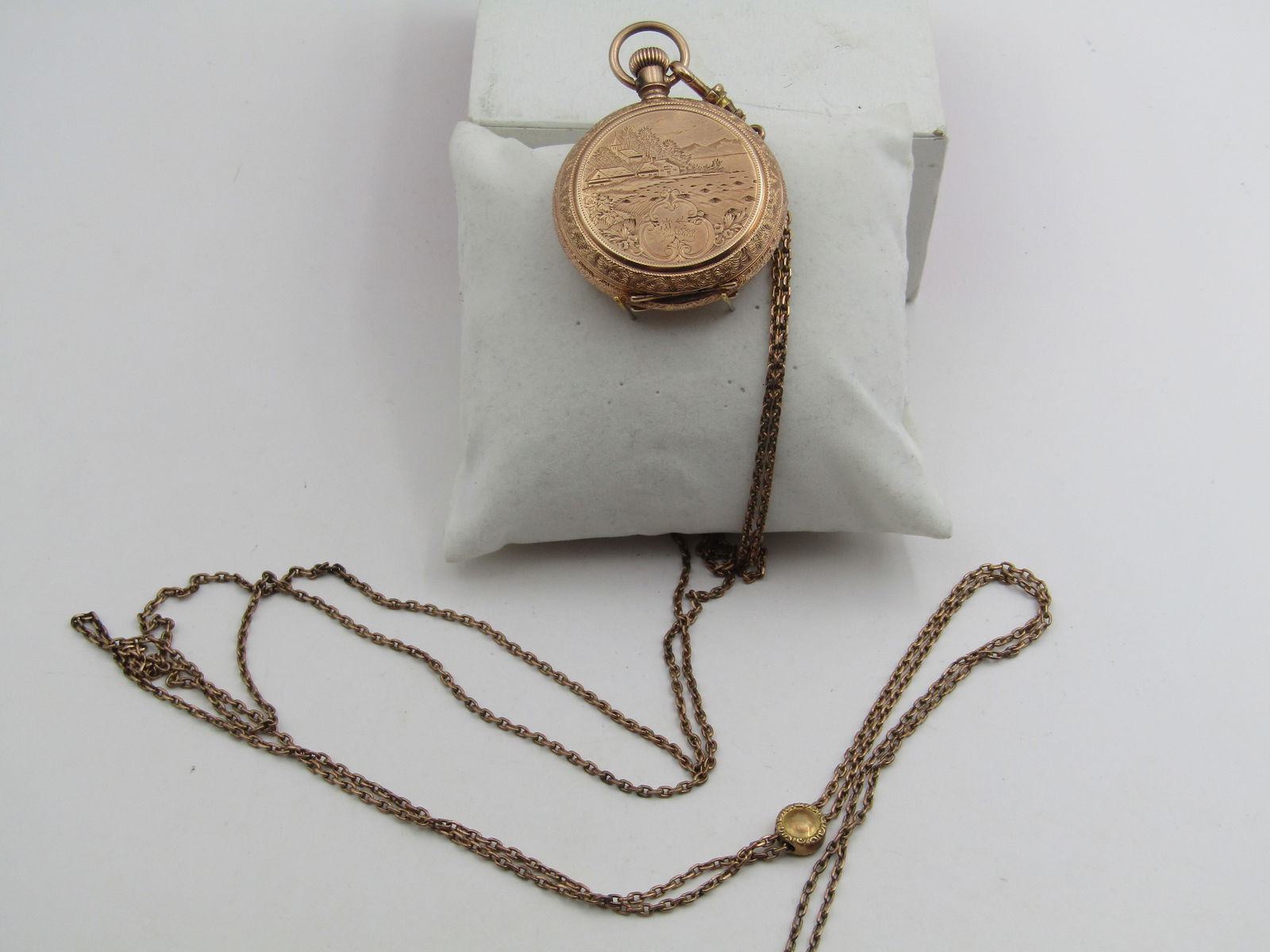 WALTHAM GOLD FILLED POCKET WATCH & CHAIN (1 of 5)