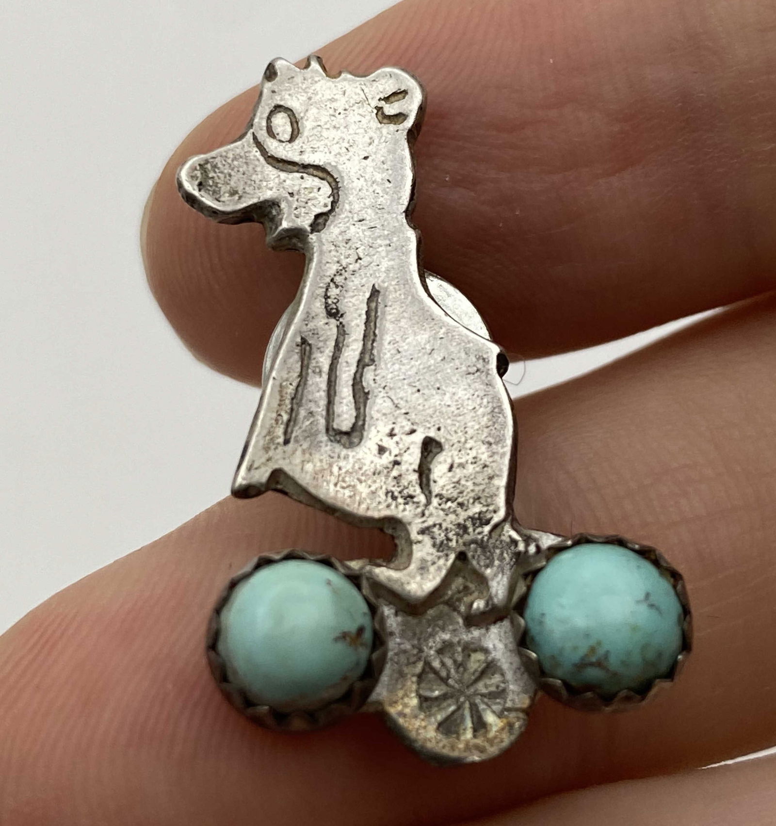 "ZZ" YOGI BEAR STERLING TURQUOISE PIN ZUNI TOON (1 of 3)