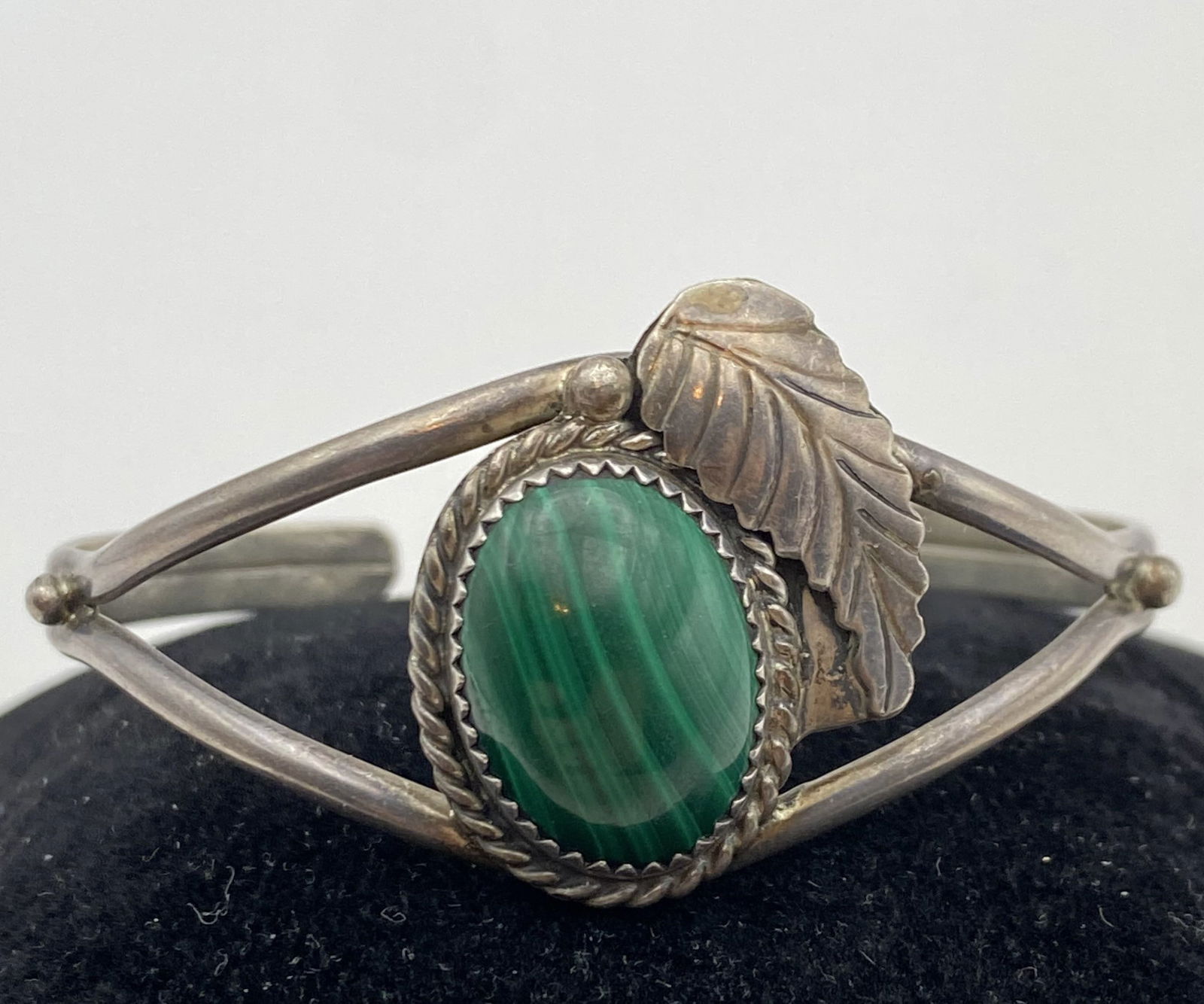 "MR" STERLING PAIUTE MALACHITE BRACELET: NATIVE AMERICAN HANDMADE BRACELET. SIGNED MARKED "MR" FOR MICHAEL ROGERS TESTED STERLING SILVER. WEIGHS 15.8 GRAMS. FACE MEASURES 1-1/8" TALL. GAP IS 1.5" FLEXIBLE. FITS 7" WRIST. USA SHIPPING $5.