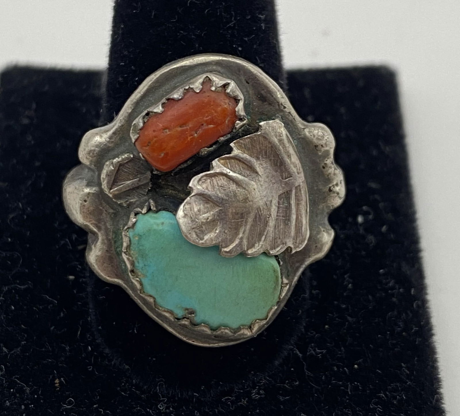 OLD PAWN RED CORAL TURQUOISE STERLING NAVAJO RING (1 of 4)
