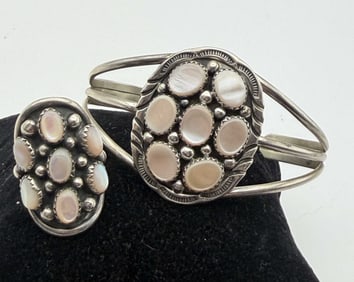 STERLING NAVAJO SHELL CLUSTER BRACELET RING