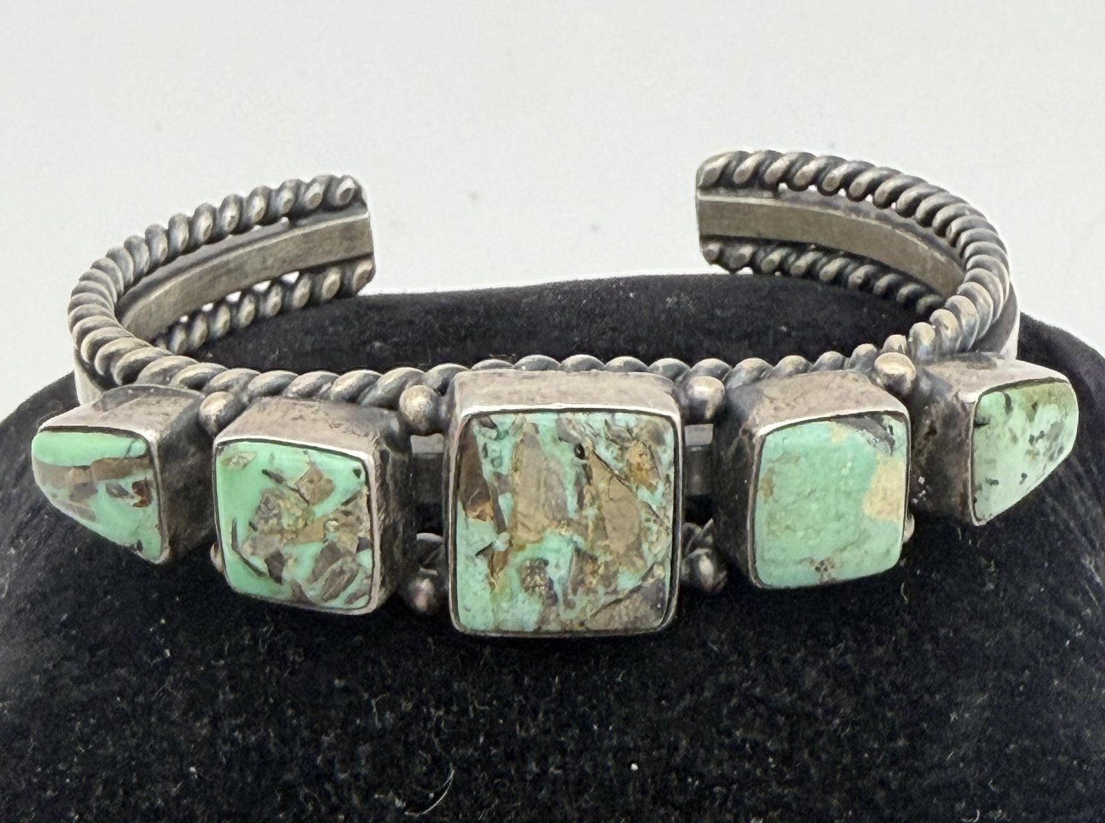 40g STERLING NAVAJO 5 STONE TURQUOISE BRACELET (1 of 4)