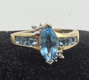 10K GOLD SKY BLUE TOPAZ DIAMOND SOLITAIRE RING