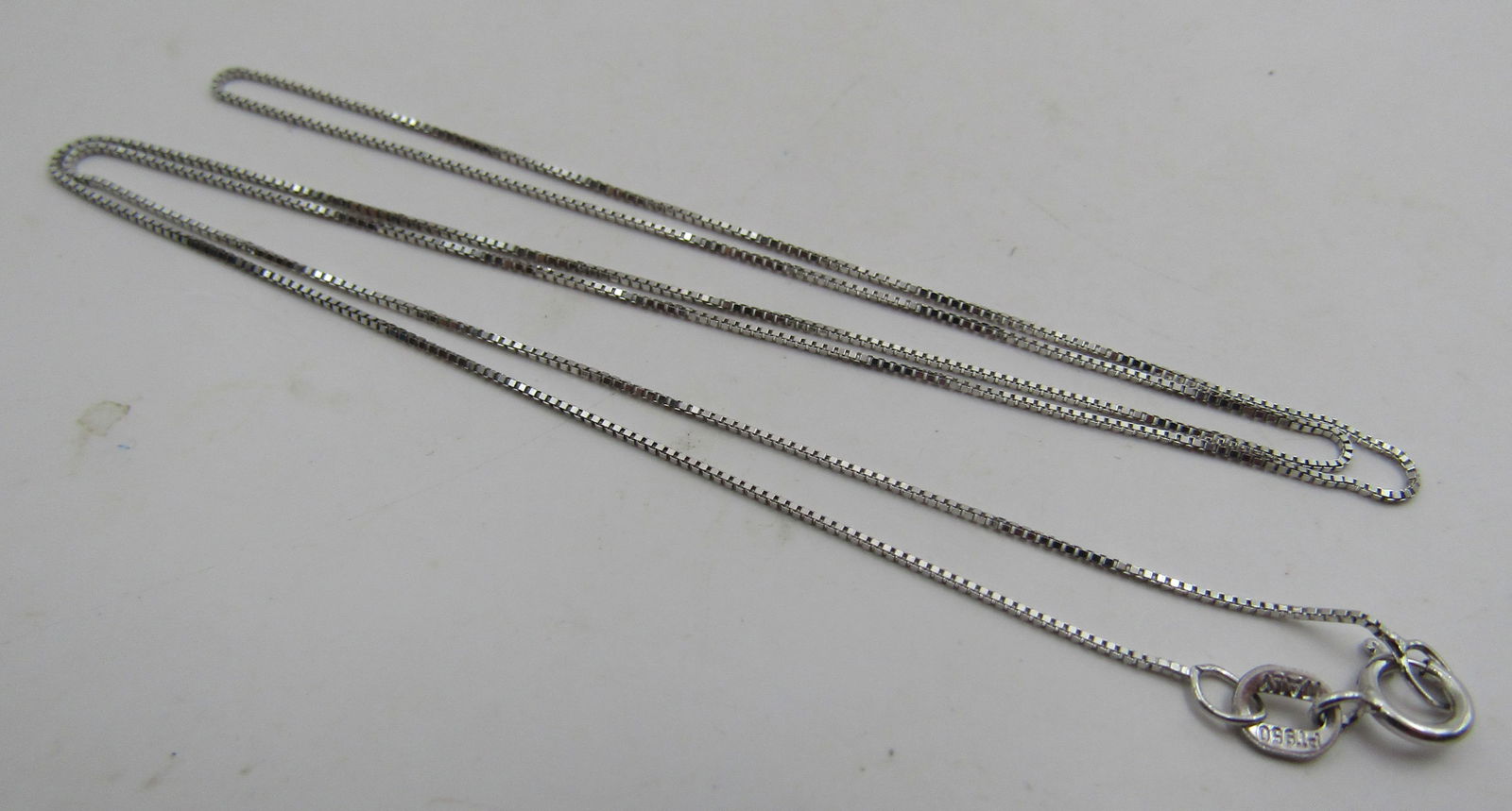 18" PLATINUM BOX LINK CHAIN NECKLACE 950 (1 of 2)