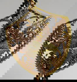 BLACK HILLS JCO 10K GOLD BOLO TIE NECKLACE: WOW!!! MARKED "10K BLACK HILLS JCO" GENUINE VINTAGE ESTATE BOLO MEASURES 1 1/2" BY 1 1/4" WIDE. WEIGHS 22.9 GRAMS WITH 35" BRAIDED NECKLACE AND SOLID GREEN, ROSE & YELLOW 10K GOLD BOLO. EXCELLENT COND