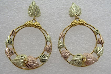 1.5" BLACK HILLS 10K GOLD EARRINGS 4.2GRAM