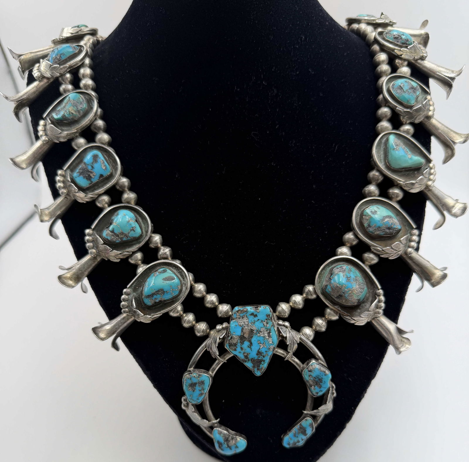 OLD 264g MORENCI TURQUOISE SQUASH BLOSSOM NECKLACE (1 of 10)