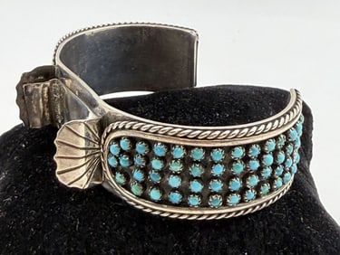 VINTAGE SIGNED ZUNI STERLING TURQUOISE BRACELET