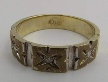 3 DIAMOND BAND RING 14K GOLD 5GRAM SIZE 10