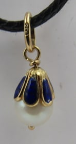 18K GOLD ENAMEL 7MM PEARL NECKLACE PENDANT