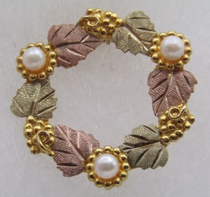 BLACK HILLS 10K GOLD PEARL PIN MULTICOLOR 4GRAM