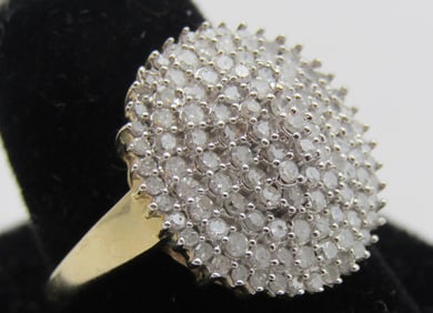 119 DIAMOND RING 14K GOLD CLUSTER 4GRAM SIZE 7