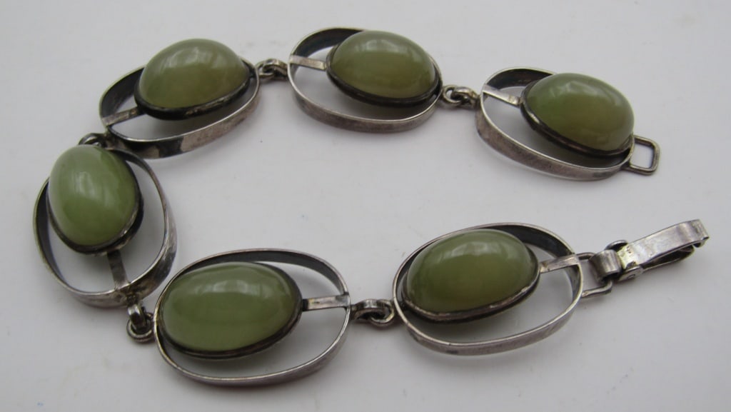 MID CENTURY JADE STERLING SILVER BRACELET (1 of 4)